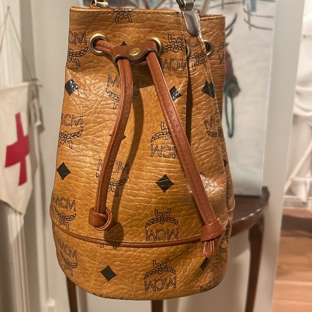 💥FLASH SALE!! MCM RARE Mini Bucket Drawstring Bag EUC w dust bag no call outs - Picture 3 of 9